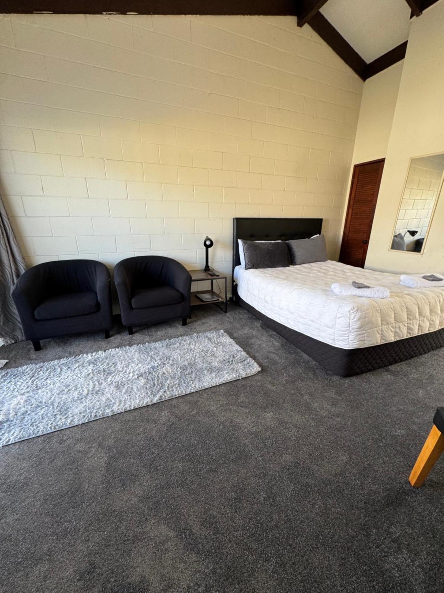 Fountain Court Motel タウランガ エクステリア 写真