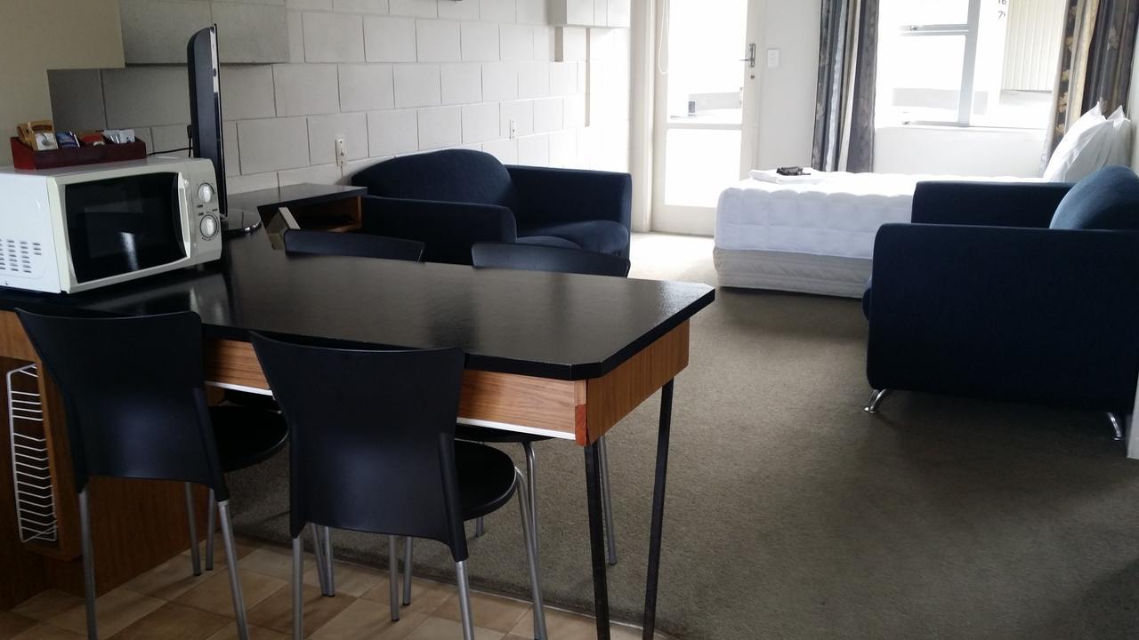 Fountain Court Motel タウランガ エクステリア 写真
