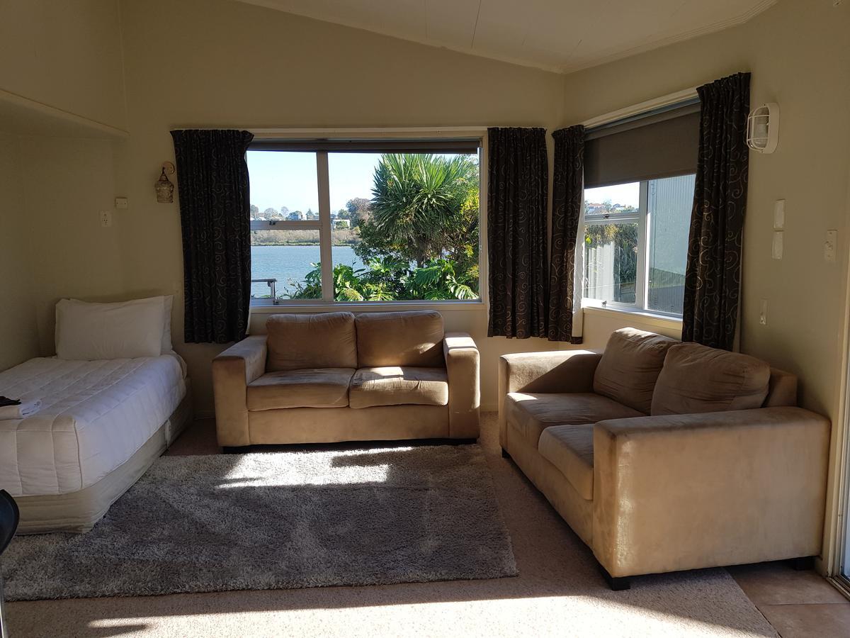 Fountain Court Motel タウランガ エクステリア 写真