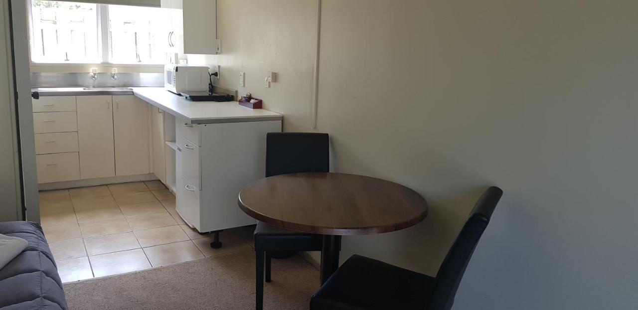 Fountain Court Motel タウランガ エクステリア 写真