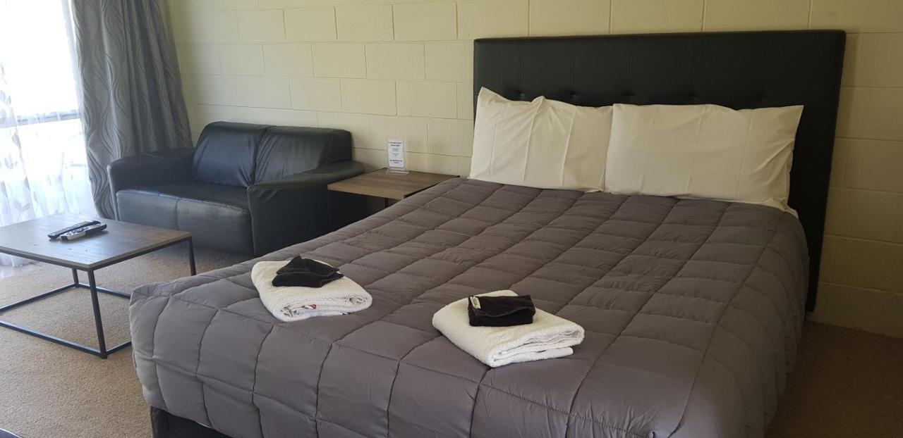 Fountain Court Motel タウランガ エクステリア 写真